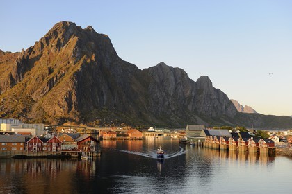 Norvège, Nordland, Iles Lofoten, Austvagoy, port de Svolvaer