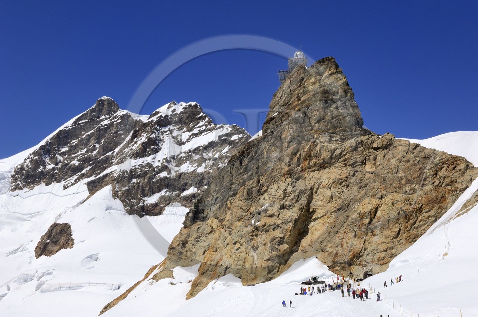 Suisse, Canton de Berne, Oberland bernois, massif de la Jungfrau (3 454 m) dit le toit de l' Europe, classé Patrimoine Mondial de l' UNESCO, et l'observatoire du Sphinx