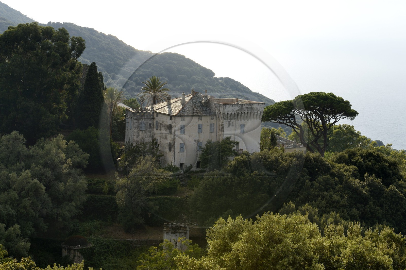 France, Haute-Corse (2B), Cap Corse, Pino, le chateau Piccioni (Palazzi ou Maison d'Americain) dont le batisseur fit fortune à Saint-Thomas (îles Vierges) par François Piccioni et ses héritiers