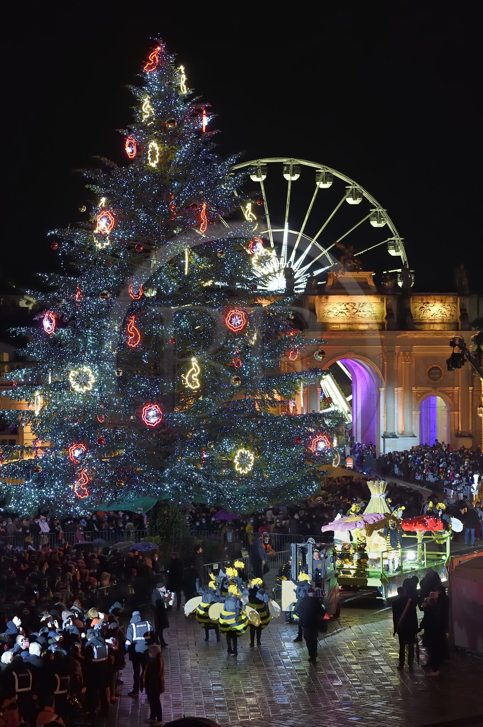 France, Meurthe-et-Moselle, Nancy, place Stanislas, the parade of Saint-Nicolas, parade float of the Medical-Educational Institute and Motor Education Center of Flavigny with Funny Bees