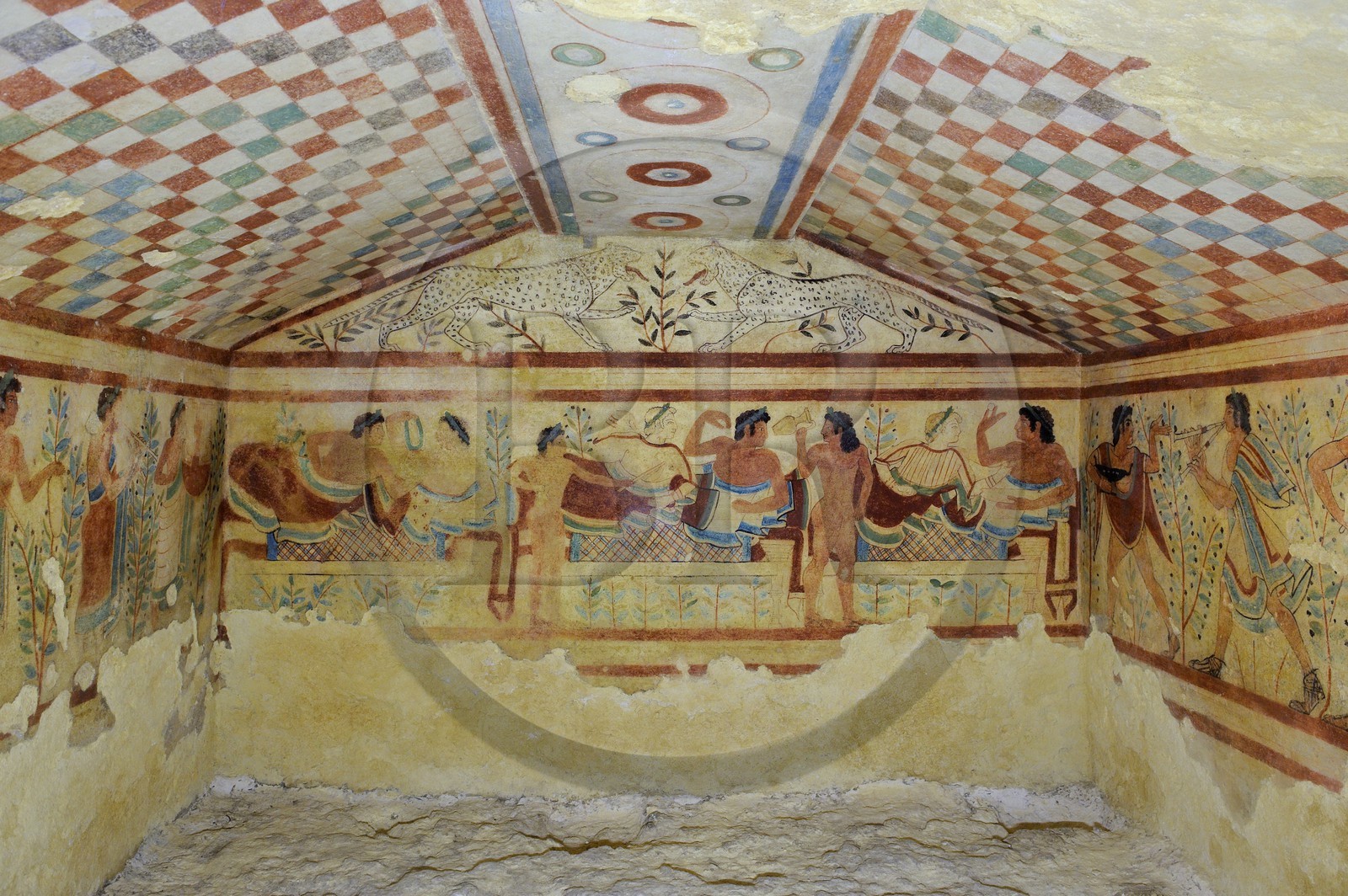 Italie, Latium, province de Viterbe, Tarquinia, nécropole antique étrusque de Monterozzi (Necropoli dei Monterozzi) classée Patrimoine Mondial de l'UNESCO, la Tombe des Léopards (Tomba dei Leopardi)