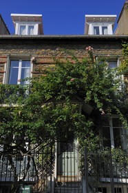France, Paris (75), 20ème arr, La campagne à Paris maisons avec jardins au coeur de la ville, la maison du film le Petit Nicolas