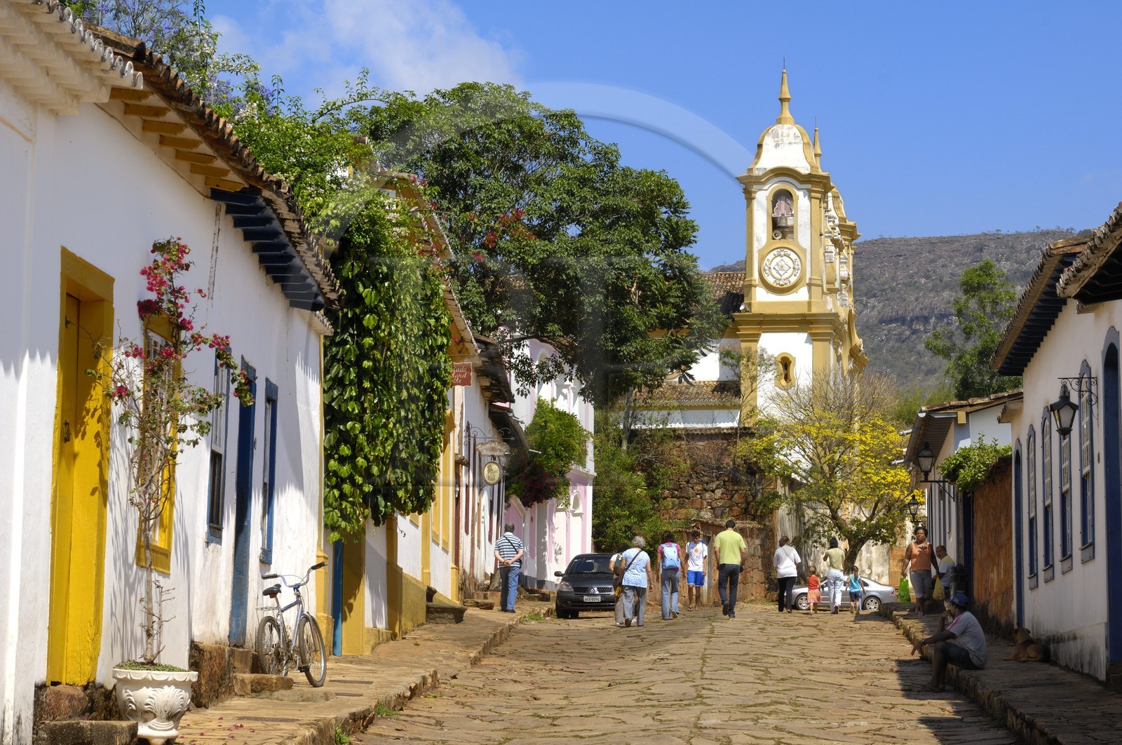 Brazil, Minas Gerais state, Tirandentes, Matriz de Santo Antonio, Santo Antonio church and the Padre Toledo street (Gold Route, Estrada Real)
