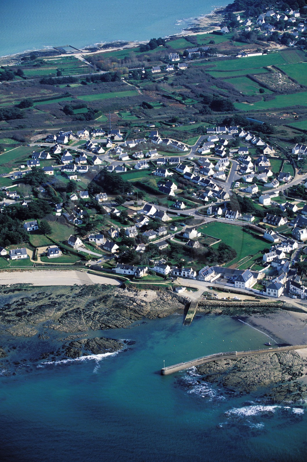 France, Morbihan, Quiberon peninsula, Portivy and the Penthièvre isthmus (aerial view)