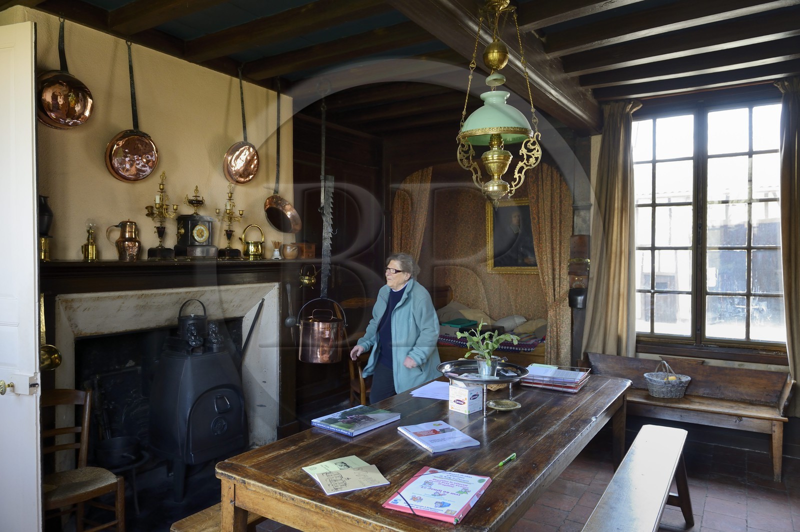 France, Marne (51), village de Saint-Amand-sur-Fion, pièce de vie d'une ferme à pan de bois chez Monique Fuinel