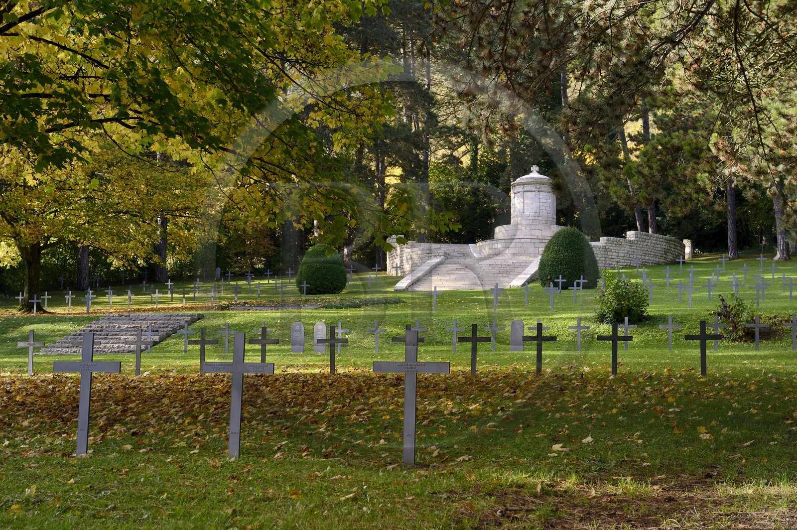 France, Meuse (55), Parc régional de Lorraine, Cotes de Meuse, Viéville-sous-les-Côtes, cimetière militaire allemand de la première guerre mondiale
