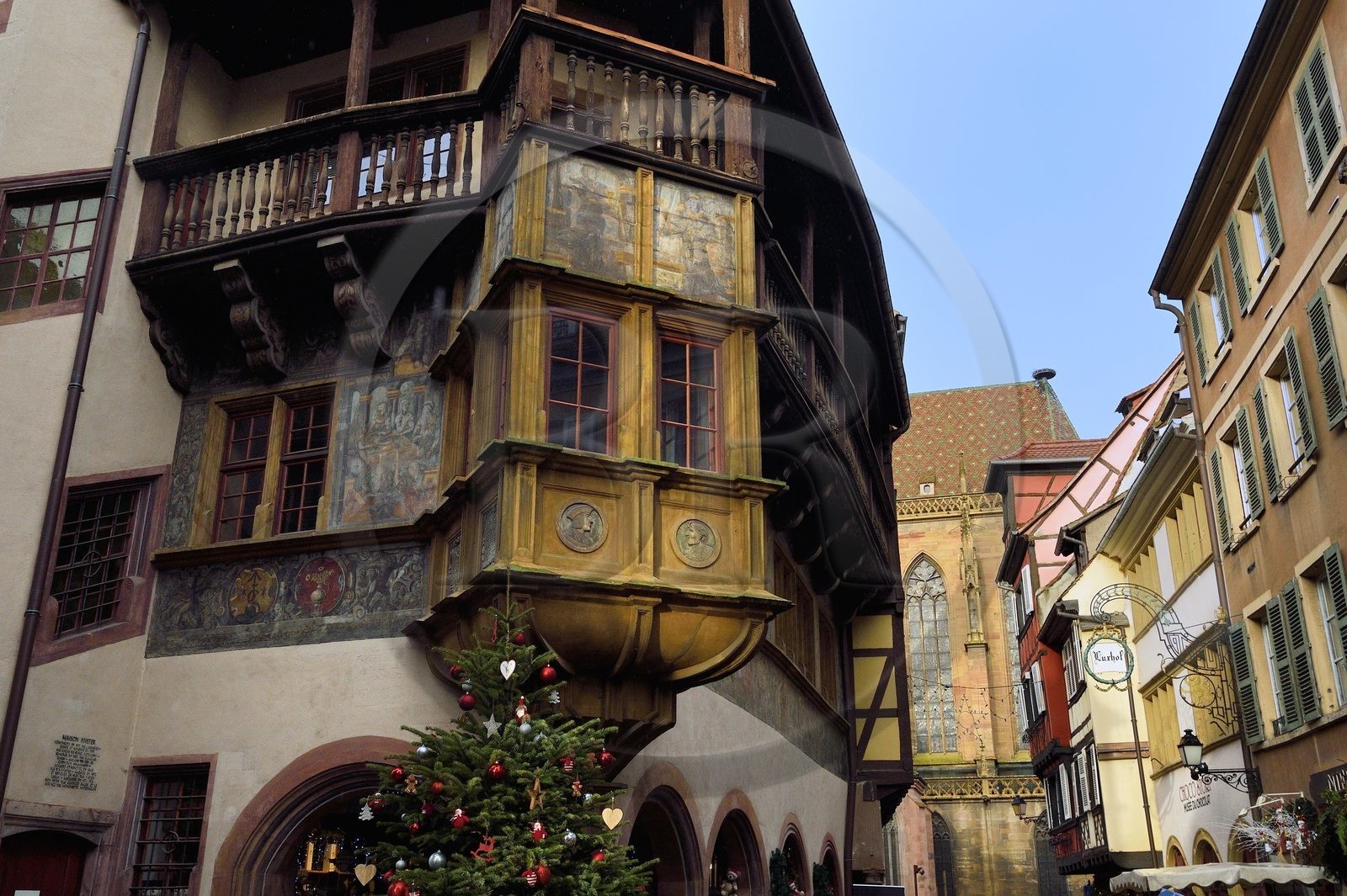 France, Haut-Rhin (68), Colmar, la maison Pfister de style Renaissance (1537) dans la rue des Marchands à Noël et son oriel
