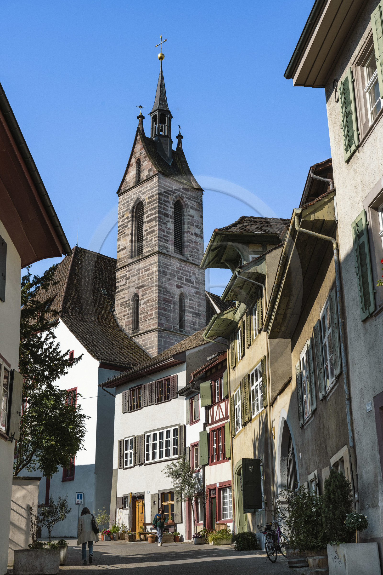 Switzerland, Basel, Old town of Greater Basel (left bank), Petersgasse Street and St. Peter's reformed church (Peterskirche)