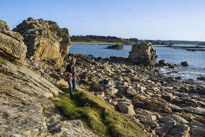 France, Cotes-d'Armor, Cote d'Ajoncs, Plougrescant, site of the Plougrescant Gouffre