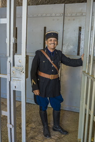 France, Alpes-Maritimes (06), Eze, Fort de la Revère dans le Parc forestier de la Grande Corniche et construit entre 1882 et 1885, Alain Fine en uniforme de garde-mobile de 1942