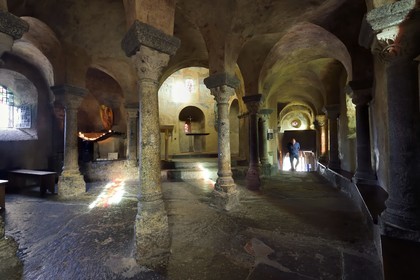 France, Haute-Loire (43), Aiguilhe, commune limitrophe du Puy-en-Velay, étape classée Patrimoine Mondial de l'UNESCO dans le cadre des chemins de Compostelle, la Chapelle Saint-Michel d'Aiguilhe, vue du choeur