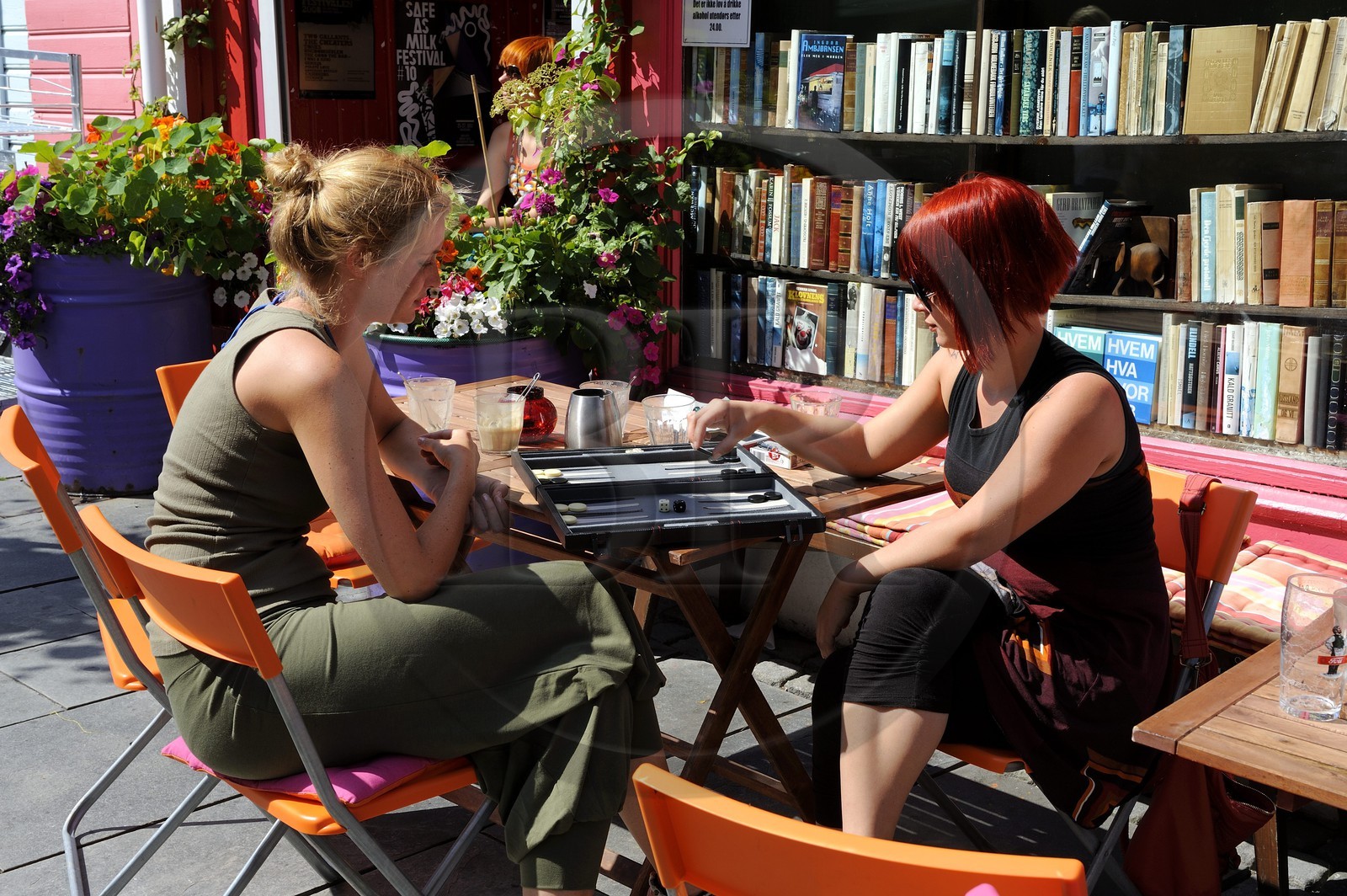 Norvège, Rogaland, Stavanger, le café Boker & Borst (Books&Booze) dans la rue Holmegate