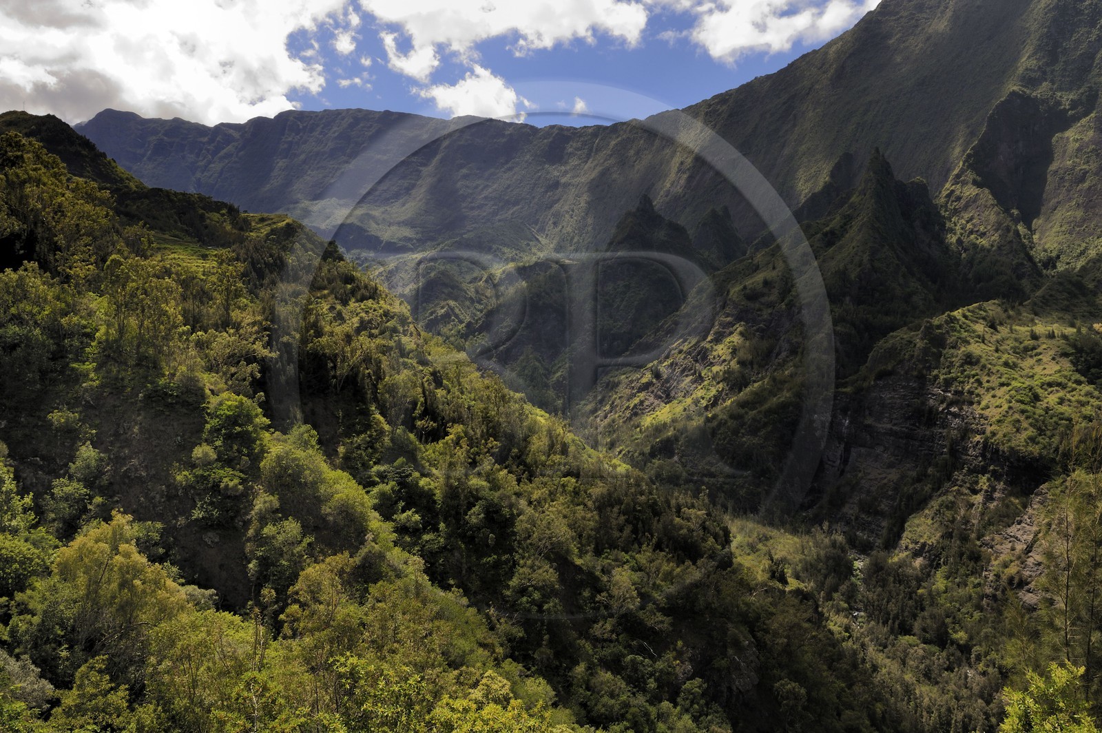 France, île de la Réunion, entrée du cirque de Cilaos, classé Patrimoine Mondial de l'UNESCO