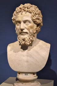 Allemagne, Berlin, l'Ile aux musées, classée Patrimoine Mondial de l'UNESCO, Altes Museum abritant une collection d'oeuvres antiques, buste de l'empereur Septimus Severus (200-211 après JC)