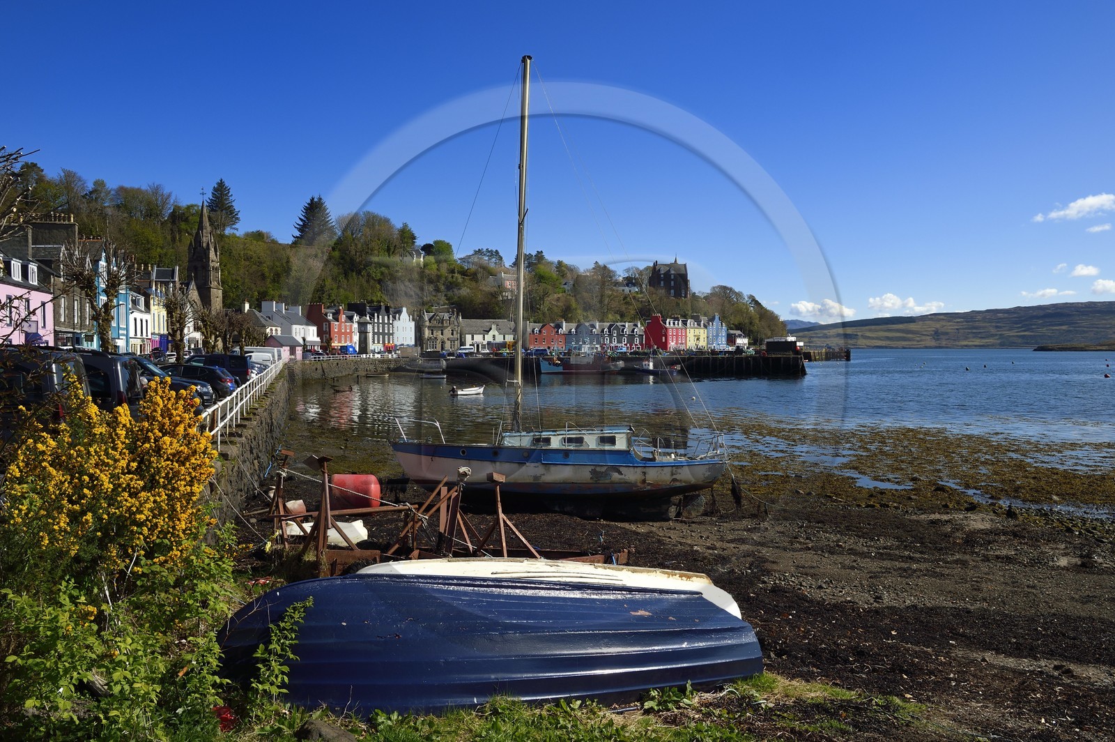 United Kingdom, Scotland, Highland, Inner Hebrides, Isle of Mull, the main town Tobermory and its harbour