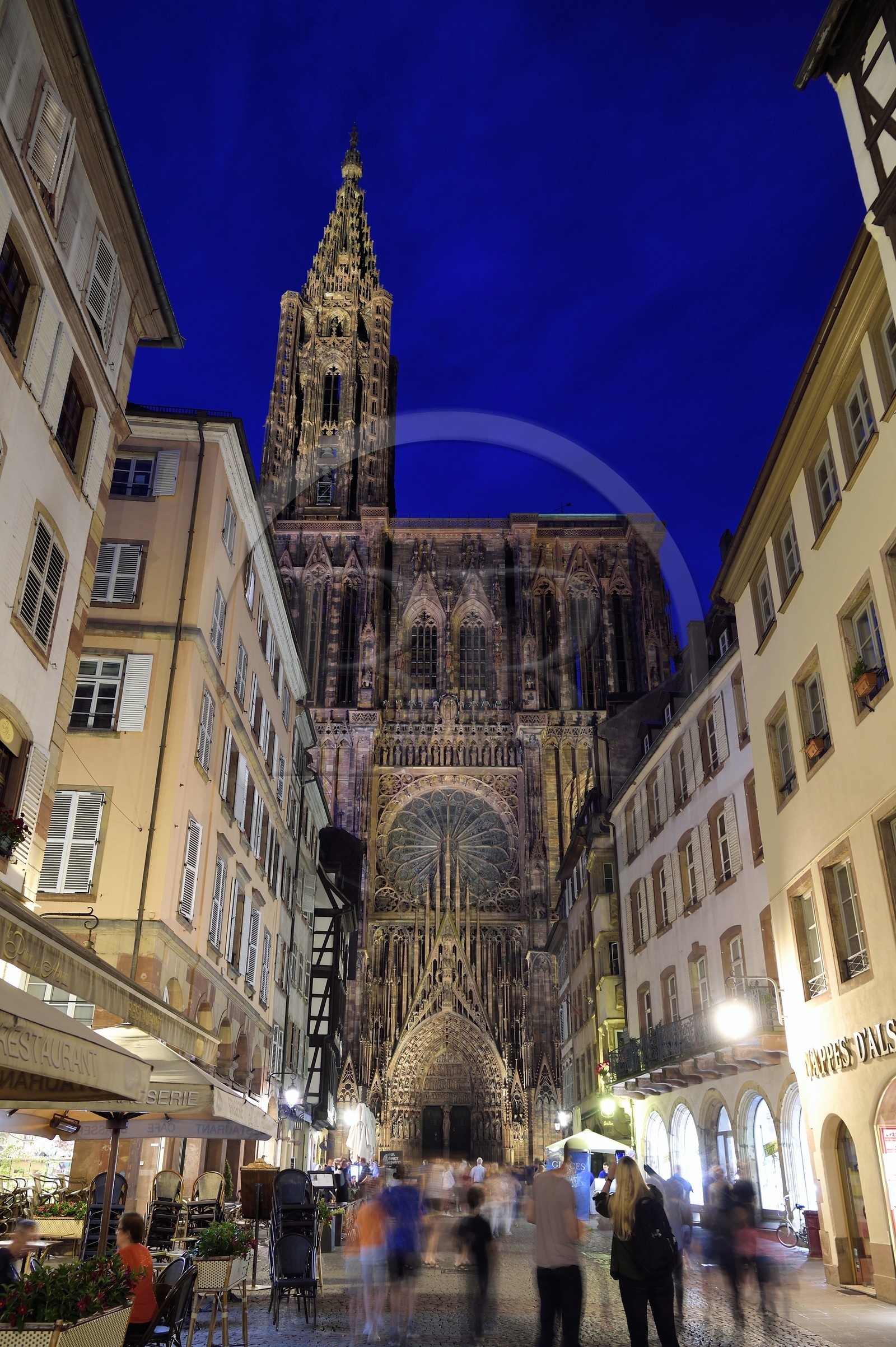 France, Bas-Rhin (67), Strasbourg, vieille ville classée au Patrimoine Mondial de l'UNESCO, la cathédrale Notre-Dame, la facade occidentale