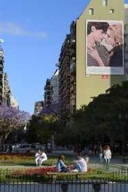 Argentine, Buenos Aires, quartier de la Recoleta, couples d'amoureux sur les bancs