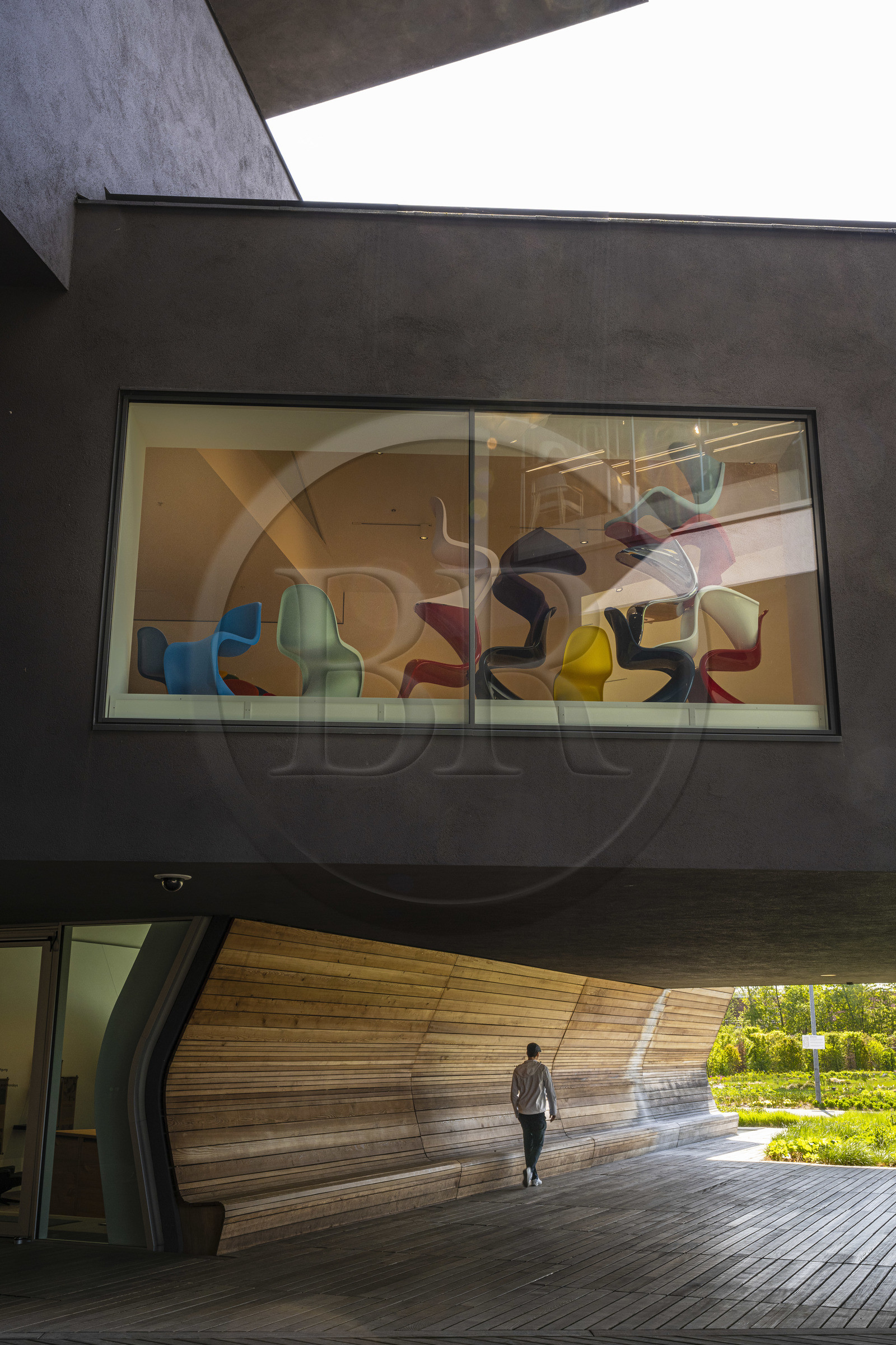 Allemagne, Bade-Wurtemberg, Weil am Rhein près de Bâle, le Vitra Campus, Vitra Haus, par les architectes Herzog et de Meuron (2010)