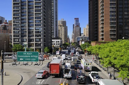 Etats-Unis, New York, Manhattan, Midtown, la 2ème Avenue à la hauteur du Queensboro Bridge