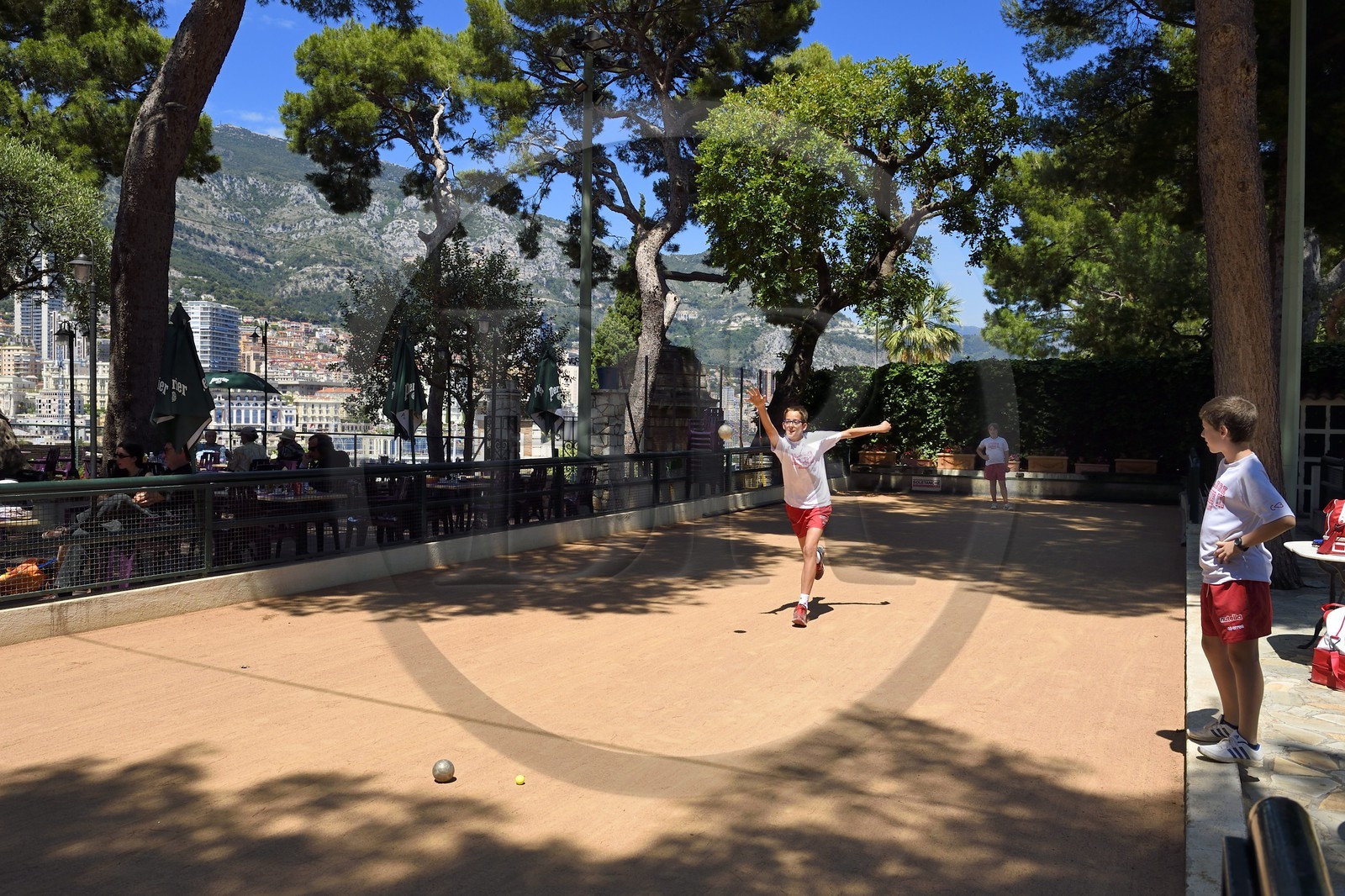 Principauté de Monaco, Monaco, le Rocher, Club Bouliste du Rocher où l'on joue à la longue (boule lyonnaise)