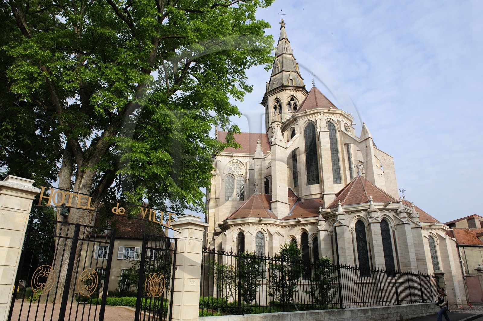 France, Côte d'Or (21), Semur-en-Auxois, l'église Notre-Dame et l'hôtel de ville