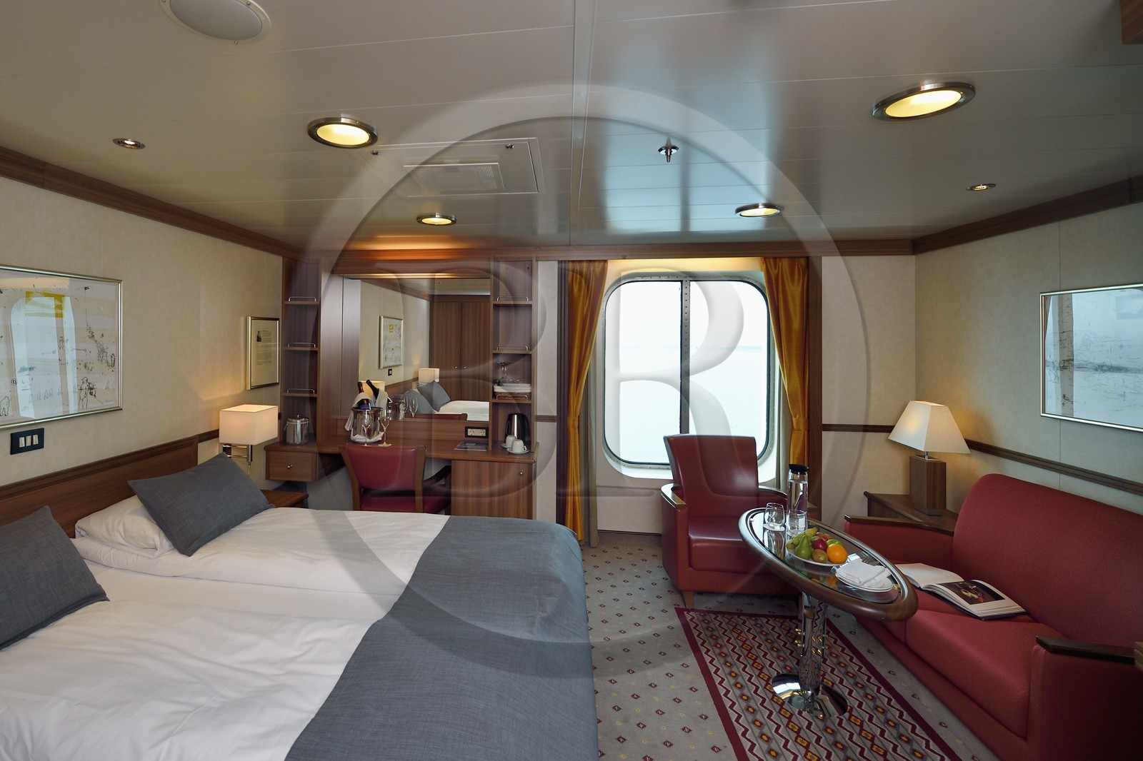 Groenland, cote ouest, bateau de croisière MS Fram de la compagnie Hurtigruten, cabine de la Suite