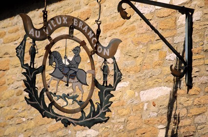 France, Saone et Loire, Mâconnais, vieux Brancion inn in Brancion