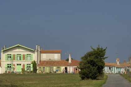France, Charente-Maritime (17), Ile d'Aix, le bourg, place Austerlitz