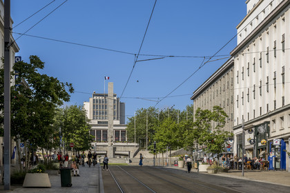 France, Finistère (29), Brest, la rue de Siam et l'Hotel de Ville en arrère plan