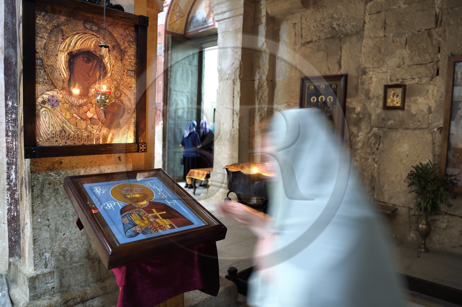 Géorgie, Iméréthie, Kutaissi, monastère de Ghelati, classé Patrimoine Mondial de l'UNESCO, prières aux Saints