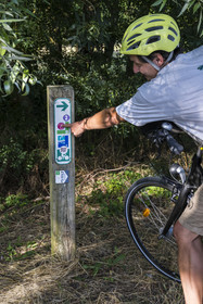France, Maine-et-Loire, Loire valley listed as World Heritage by UNESCO, Saumur, cycling on the banks of the Loire, road sign for La Loire à Vélo