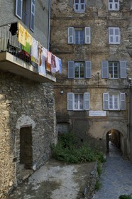 France, Haute-Corse (2B), région de la Casinca en Castagniccia, village peché de Vescovato, curieux panneau du passé qui annoncait la présence de la Gendarmerie Impériale dans cet immeuble