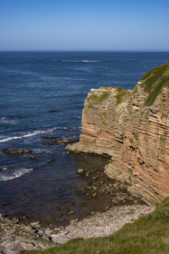 France, Pyrénées-Atlantiques (64), la côte du Pays-Basque, le domaine d'Abbadia géré par le Conservatoire du littoral, falaise de la pointe Kapela