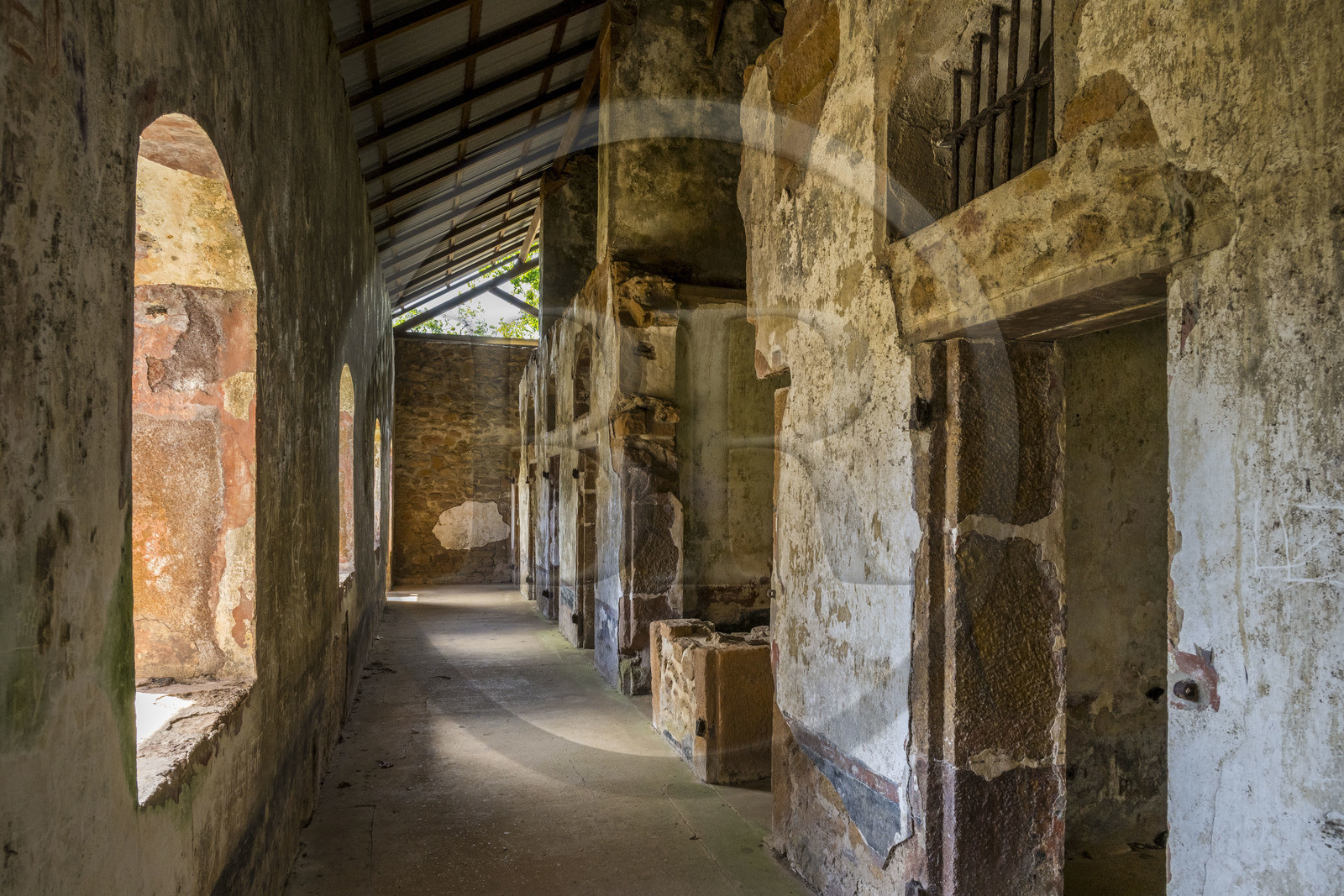 France, Guyane, Kourou, Iles du Salut, Ile Royale, le quartier disciplinaire du bagne pour les condamnés récalcitrants, cellules des condamnés à mort