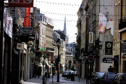 France, Nord (59), Lille, une ruelle du Vieux Lille vers la Grand' Place