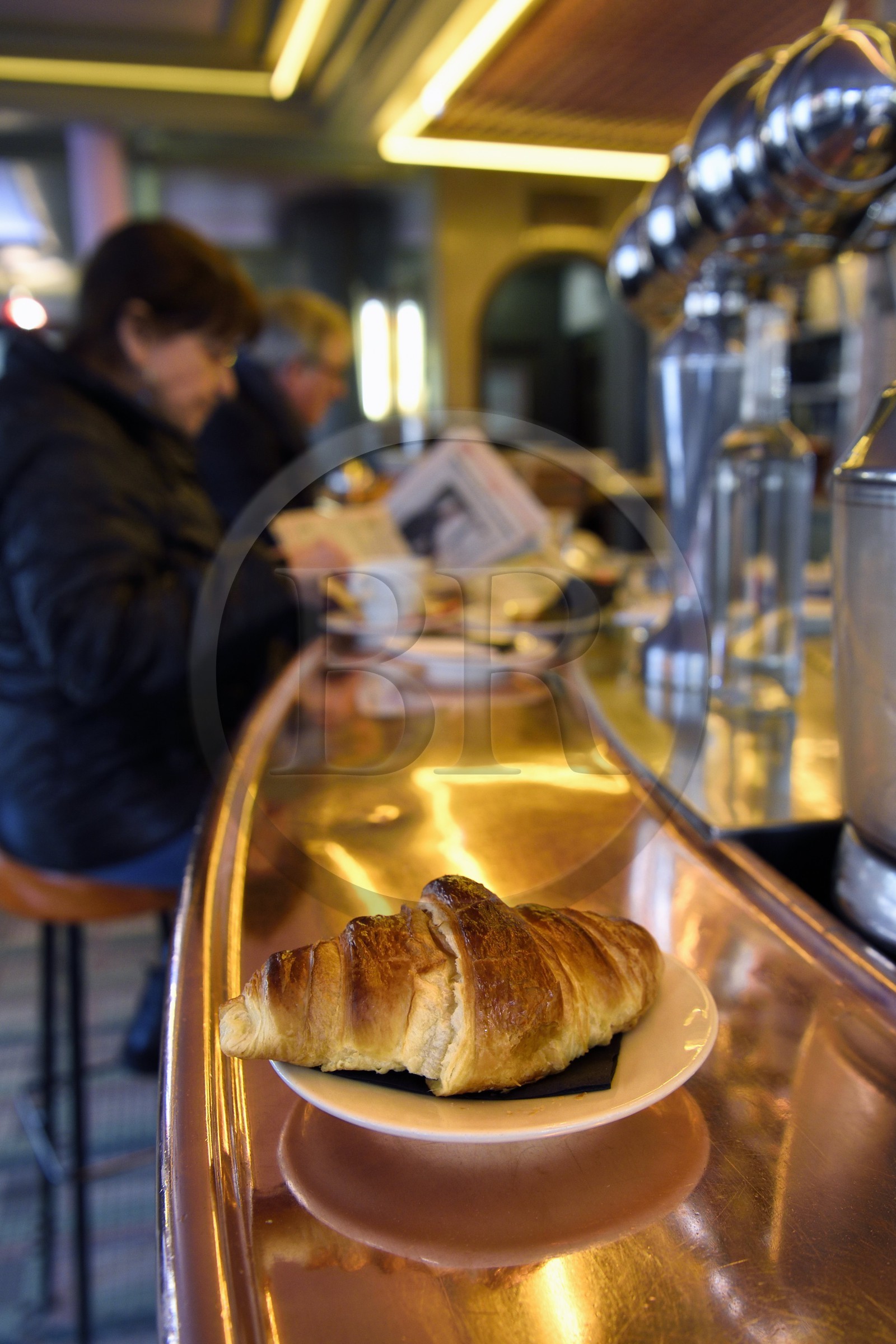 France, Paris, Montmartre, rue Lepic, brasserie le Cafe des Deux Moulins which was used in the cinema set of the Le Fabuleux Destin d'Amelie Poulain movie
