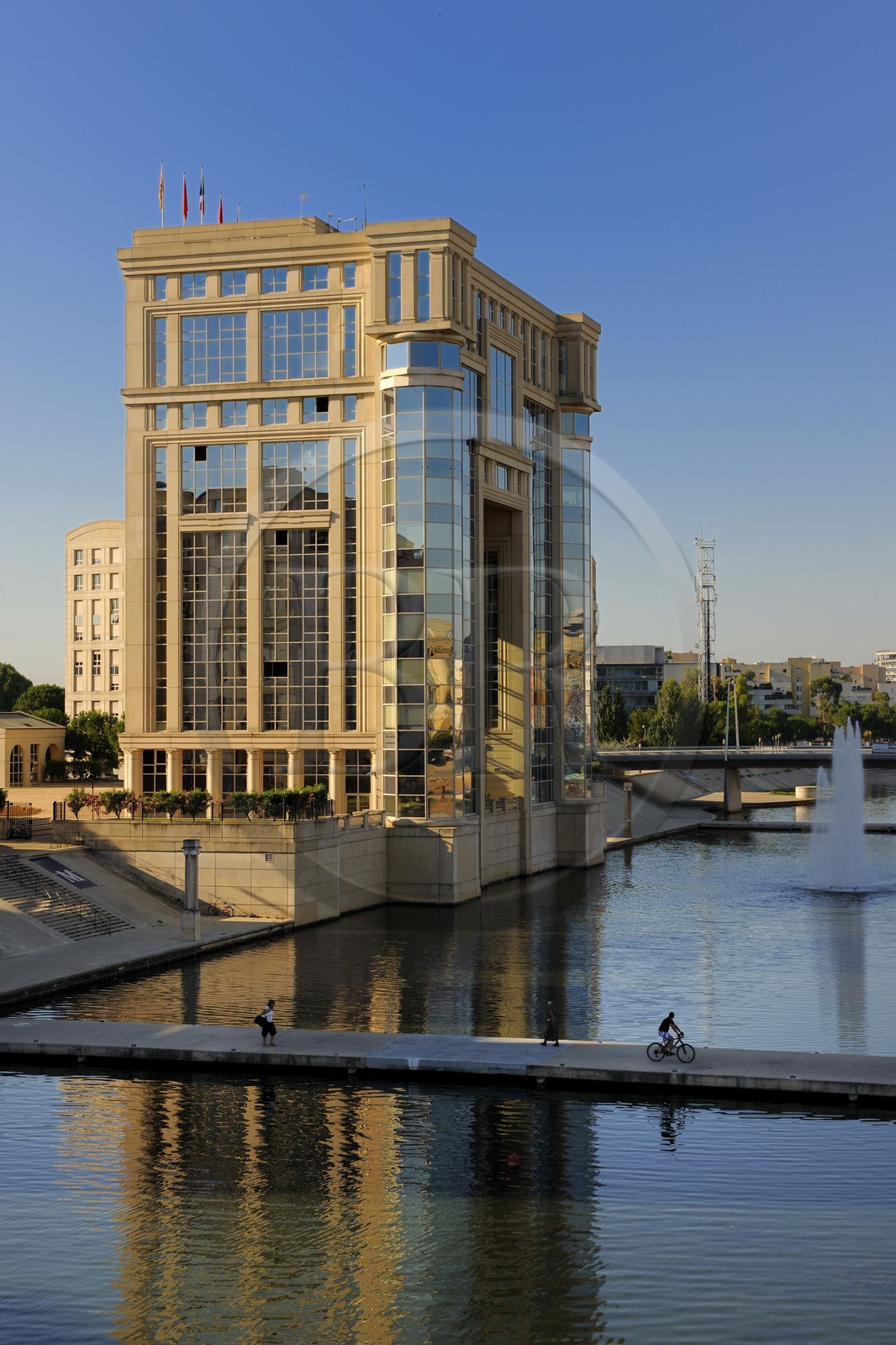 France, Herault, Montpellier, Antigone District, Bassin du Port Juvenal and Hotel de Region (Regional administration) by the architect Ricardo Bofill
