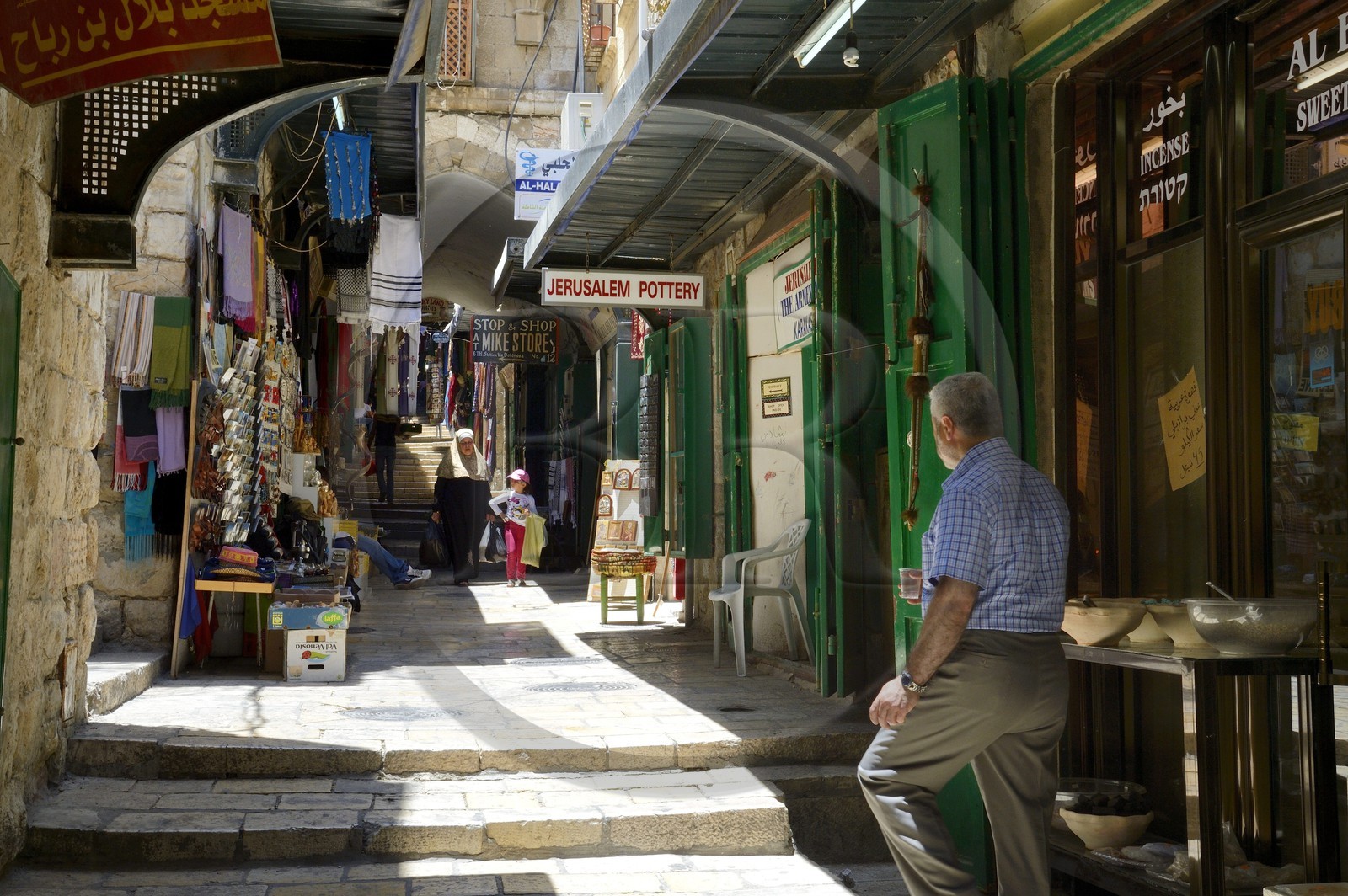 Israel, Jérusalem, ville sainte, vieille-ville classée Patrimoine Mondial de l'UNESCO, la Via Dolorosa (Chemin de Croix) dans le quartier musulman