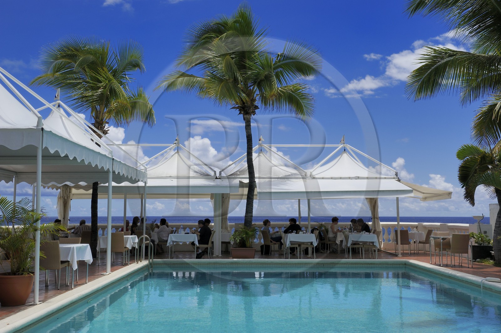 France, île de la Réunion, la Côte Ouest, commune de Saint Gilles les Bains, Cap Homard, plage de Boucan Canot, l'hôtel Beau Rivage