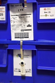 Norvège, Svalbard, Spitzberg, Longyearbyen, la Réserve mondiale de semences du Svalbard (banque de graines du Global Seed Vault), boites scellées contenant des semences en provenance du Australian Grains Genebank