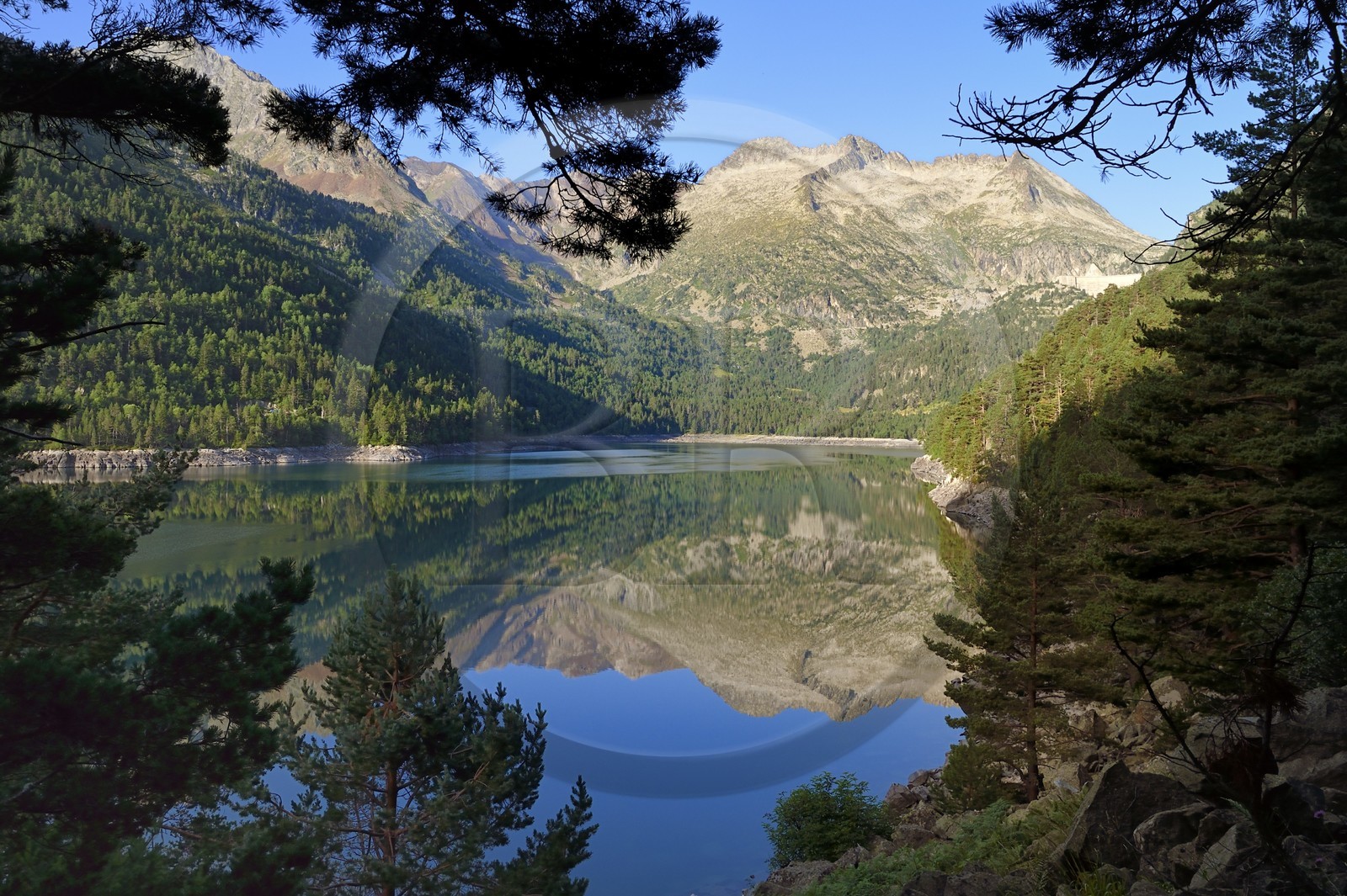 France, Hautes Pyrenees, Saint Lary Soulan and Aragnouet, Neouvielle National Nature Reserve, Neouvielle lakes hike, Oredon lake