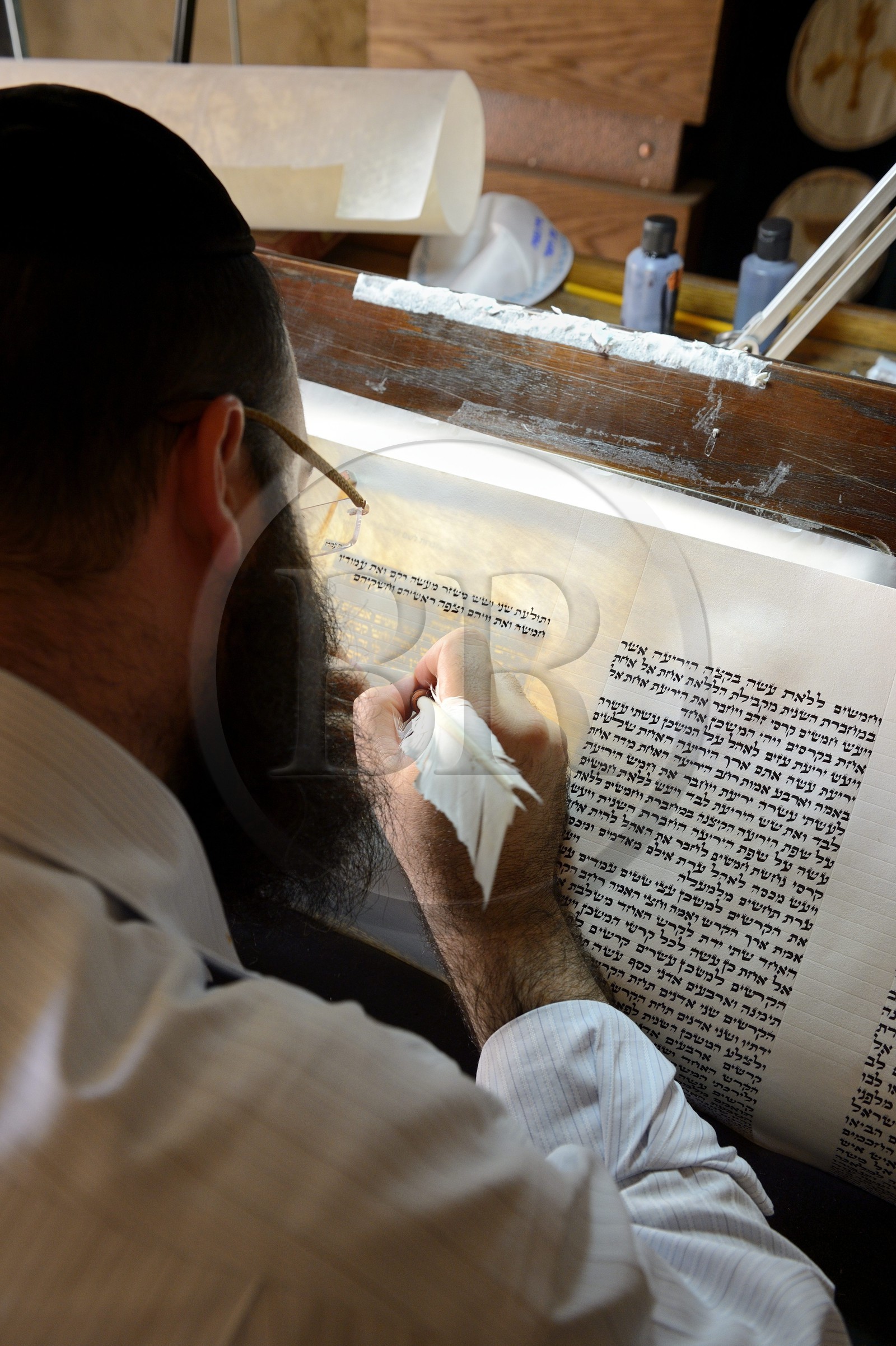 Israel, désert du Neguev, forteresse de Massada, classée Patrimoine Mondial de l'UNESCO, synagogue, copie à la plume de la Torah