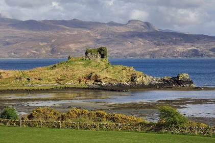 Royaume-Uni, Ecosse, région des Highlands, les Hébrides, Ile de Skye, Teangue, ruines du chateau de Knock