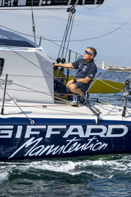 France, Vendée (85), Les-Sables-d'Olonne, le skipper Manuel Cousin en entrainement sur son voilier monocoque de 60 pieds IMOCA Coup de Pouce