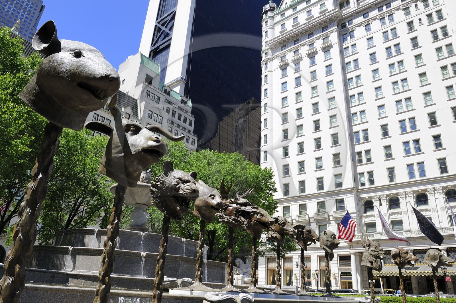 Etats-Unis, New York, Manhattan, la sculpture zodiaque de l'artiste Ai Weiwei à Grand Army Plaza