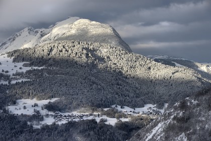 France, Haute-Savoie (74), Nancy-sur-Cluses dans la Chaine de montagne des Aravis