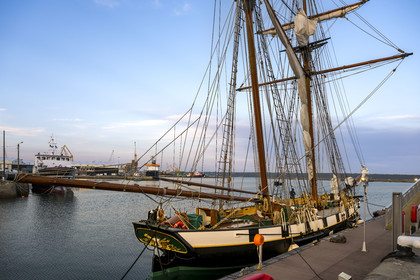 France, Finistère (29), Brest, La Recouvrance, réplique d'un aviso du début du XIXe siècle grée en goélette à hunier