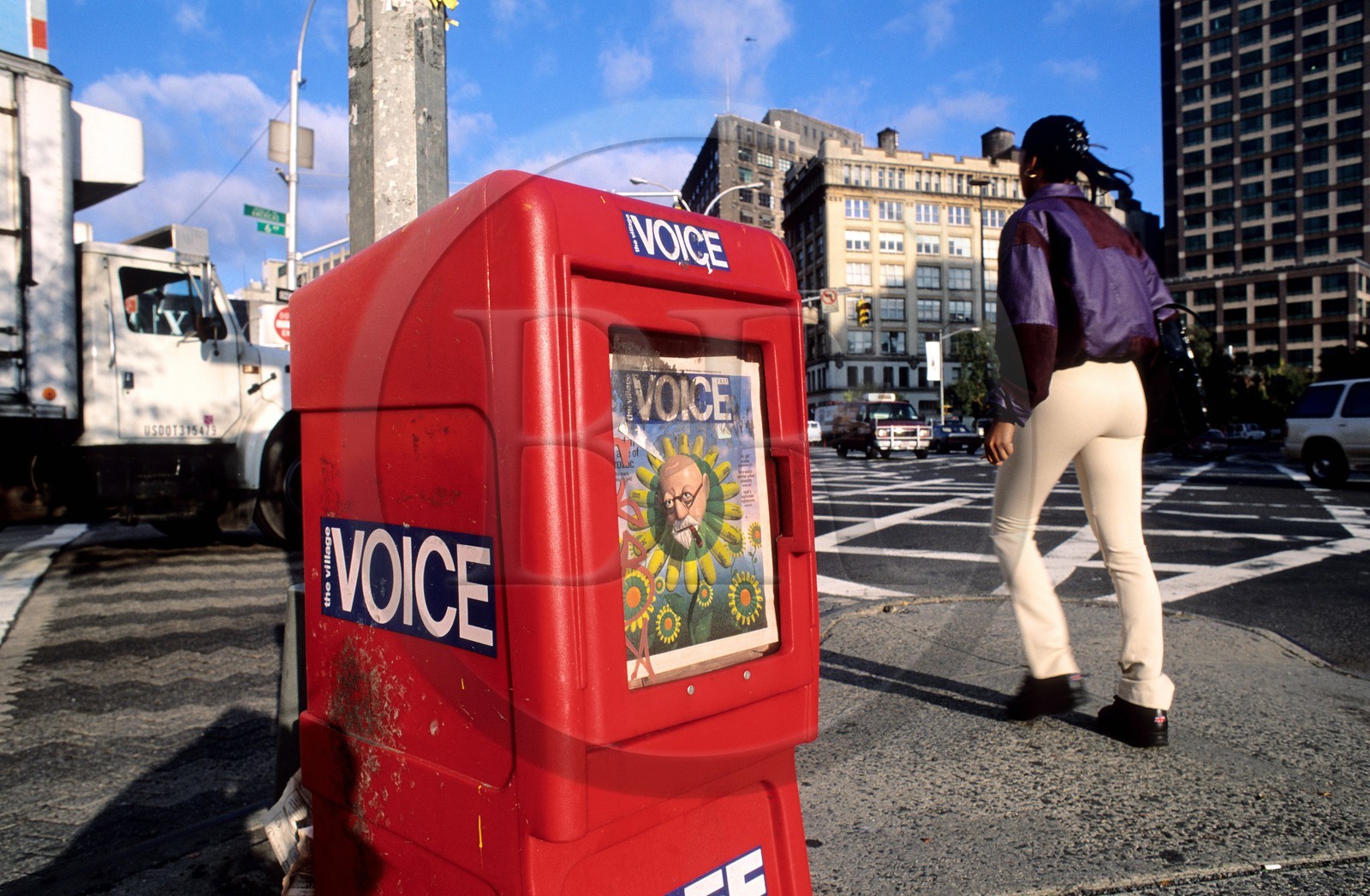 Etats-Unis, New York, Manhattan, vente dans la rue du journal Village Voice