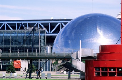 France, Paris (75), 19ème arr, la Géode à la Cité des Sciences et de l'Industrie dans le parc de La Villette