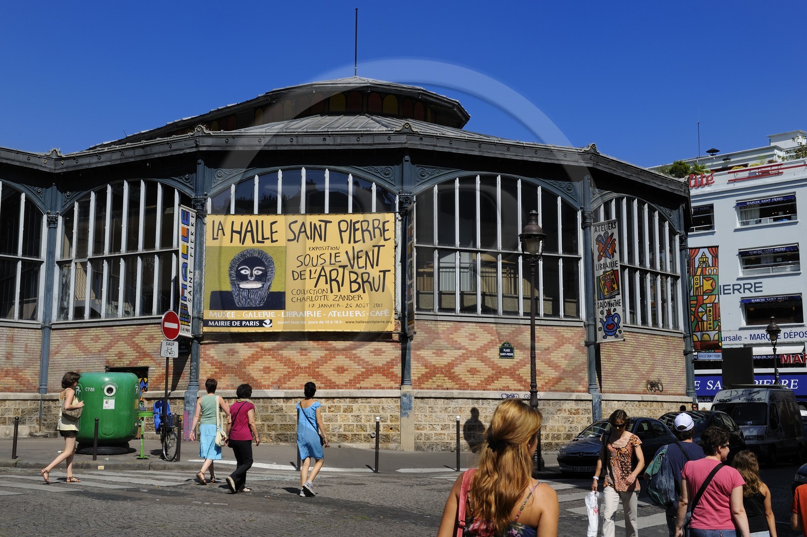 France, Paris (75), quartier Montmartre, architecture de la Halle Saint-Pierre rue Ronsard